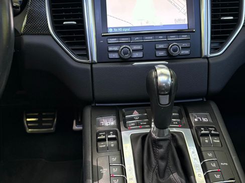 Used 2015 Porsche Macan S AWD/4WD image 13