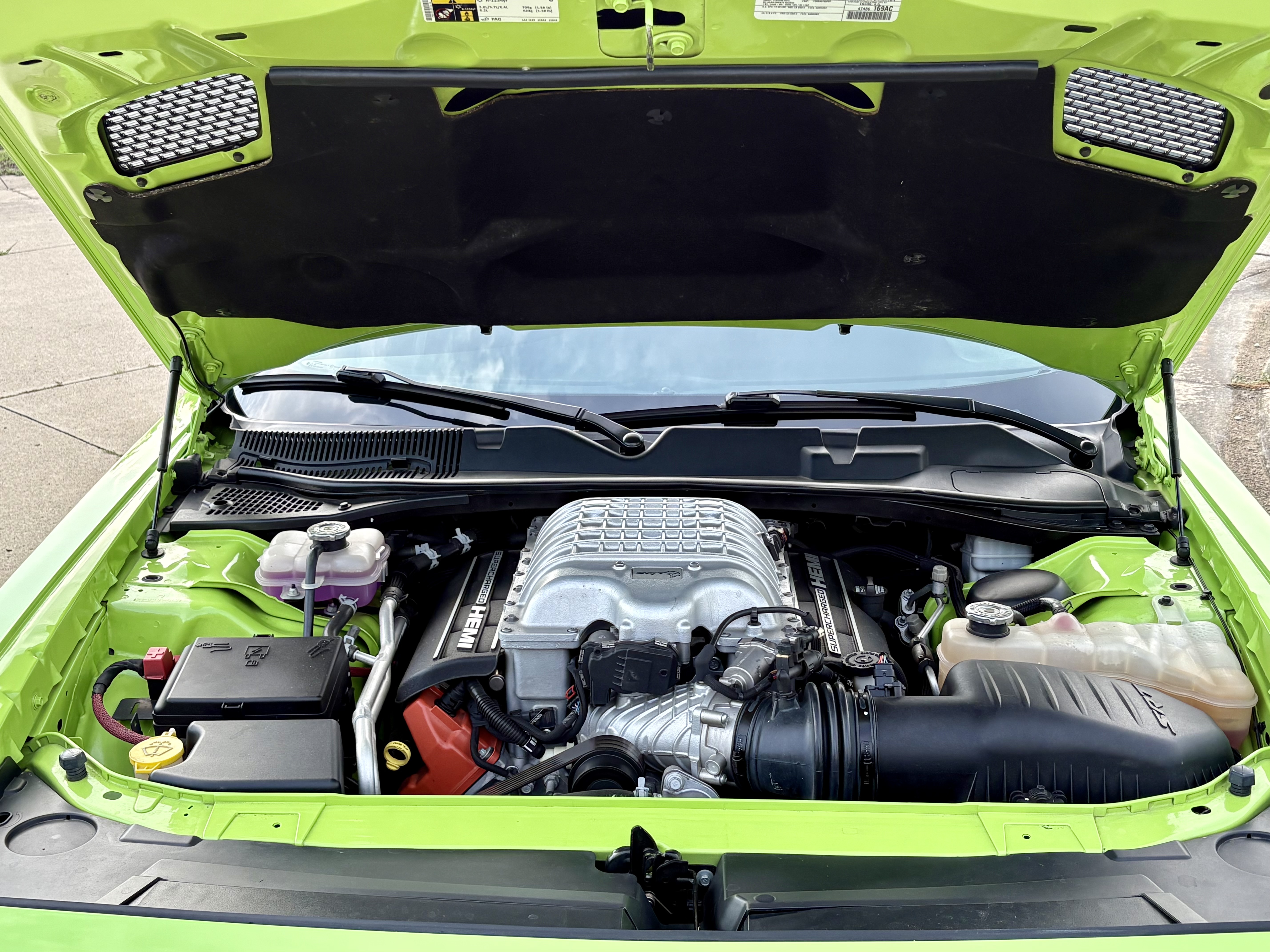 Used 2015 Dodge Challenger SRT Hellcat RWD image 10