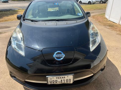 Used 2012 Nissan Leaf SL FWD image 2