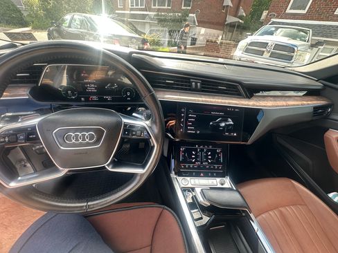 Used 2019 Audi e-tron Premium Plus image 11