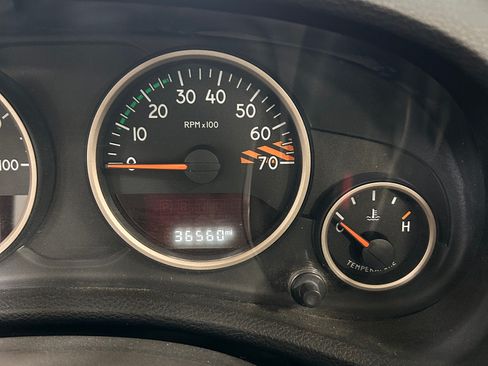 Used 2016 Jeep Wrangler Sahara image 12