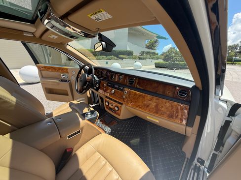 Used 2009 Rolls-Royce Phantom Sedan RWD image 15