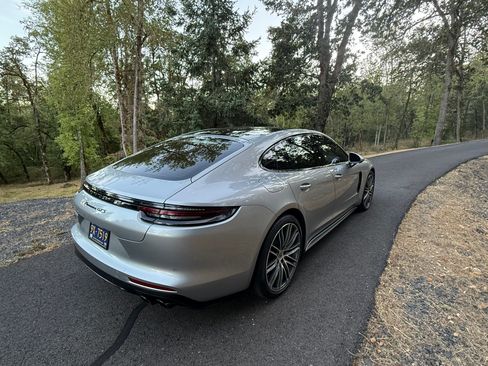 Used 2019 Porsche Panamera GTS AWD/4WD image 8