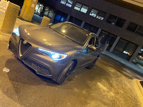Used 2018 Alfa Romeo Stelvio Sport w/ Cold Weather Package image 5