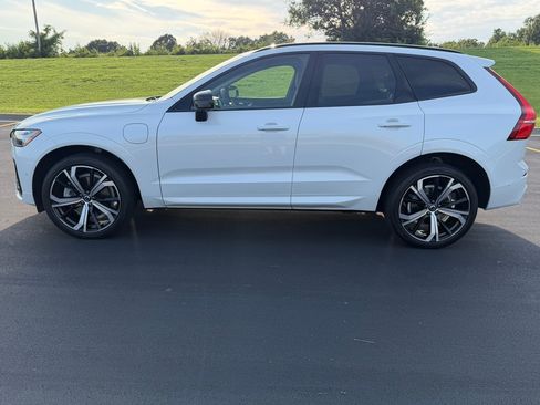 Used 2024 Volvo XC60 T8 Ultimate AWD/4WD image 1