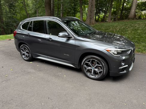 Used 2018 BMW X1 xDrive28i AWD/4WD image 2
