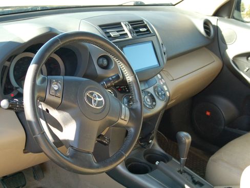 Used 2010 Toyota RAV4 Limited image 14