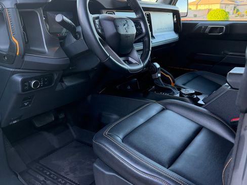 Used 2024 Ford Bronco Badlands AWD/4WD image 11