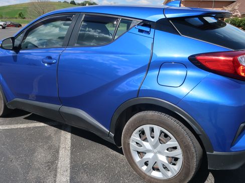 Used 2019 Toyota C-HR LE image 5