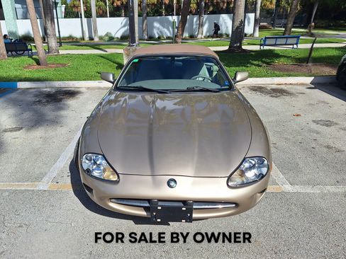 Used 2000 Jaguar XK8 Convertible image 2