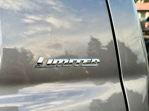 Used 2021 Toyota Tundra Limited w/ Limited Premium Package AWD/4WD image 5