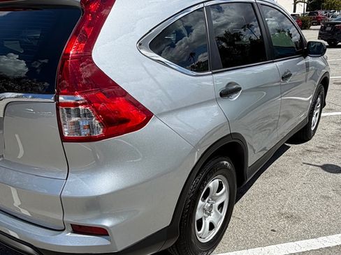 Used 2016 Honda CR-V LX image 4