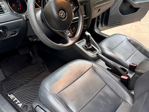 Used 2015 Volkswagen Jetta S image 17