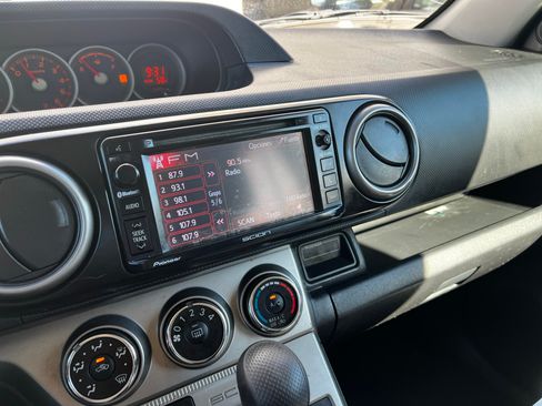 Used 2014 Scion xB image 11