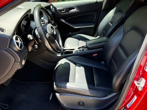 Used 2015 Mercedes-Benz GLA 250 4MATIC image 11