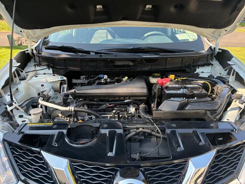 Used 2016 Nissan Rogue SV w/ SV Premium Package image 21