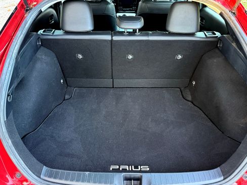 Used 2017 Toyota Prius Four w/ Carpet Mat Package image 16