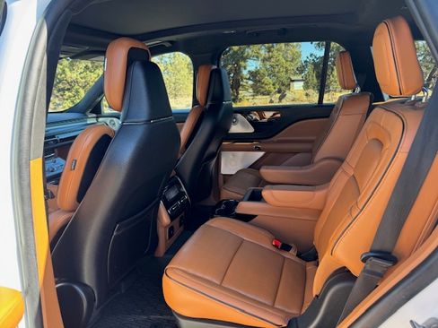 Used 2023 Lincoln Aviator Black Label w/ Dynamic Handling Package image 25