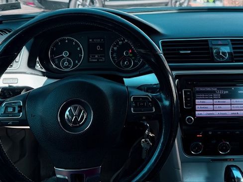 Used 2013 Volkswagen Passat 2.5 SE image 8