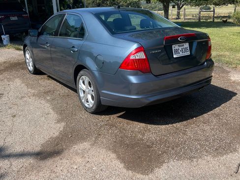 Used 2012 Ford Fusion SE image 2