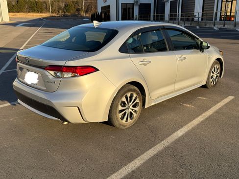 Used 2021 Toyota Corolla LE image 5