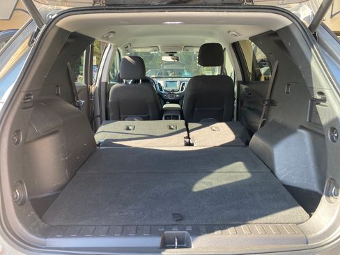 Used 2018 Chevrolet Equinox LT image 11