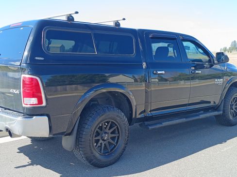 Used 2019 RAM 1500 Laramie w/ Cold Weather Group AWD/4WD image 5