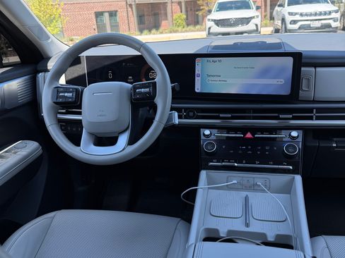 Used 2024 Hyundai Santa Fe SEL image 4