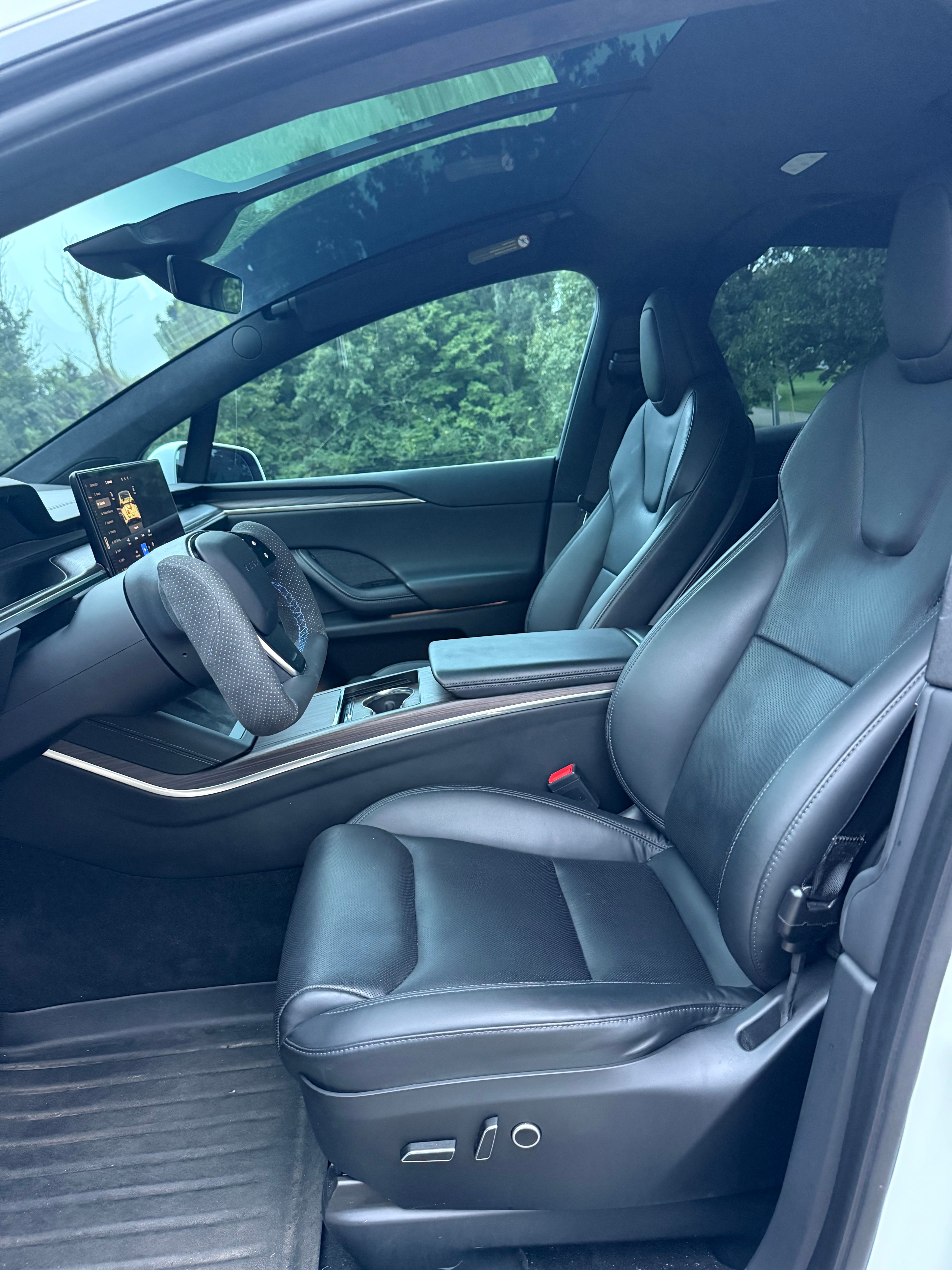 Used 2023 Tesla Model X AWD/4WD image 12