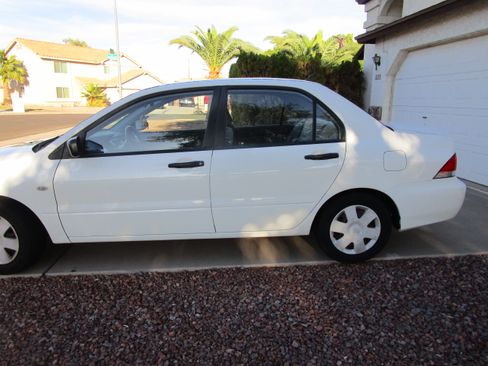 Used 2005 Mitsubishi Lancer ES FWD image 2