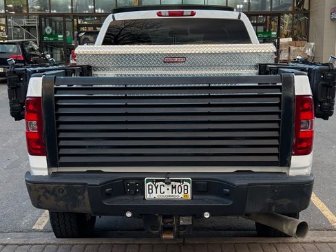 Used 2011 Chevrolet Silverado 2500 LT w/ Interior Plus Package image 9
