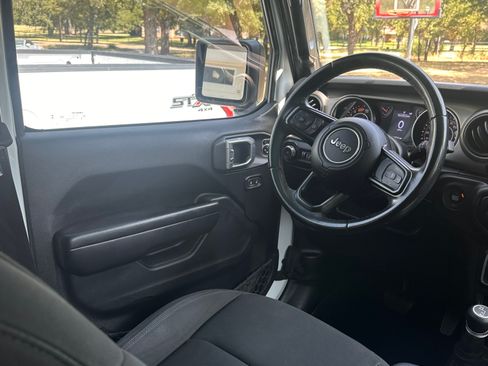 Used 2020 Jeep Wrangler Unlimited Sport S AWD/4WD image 19