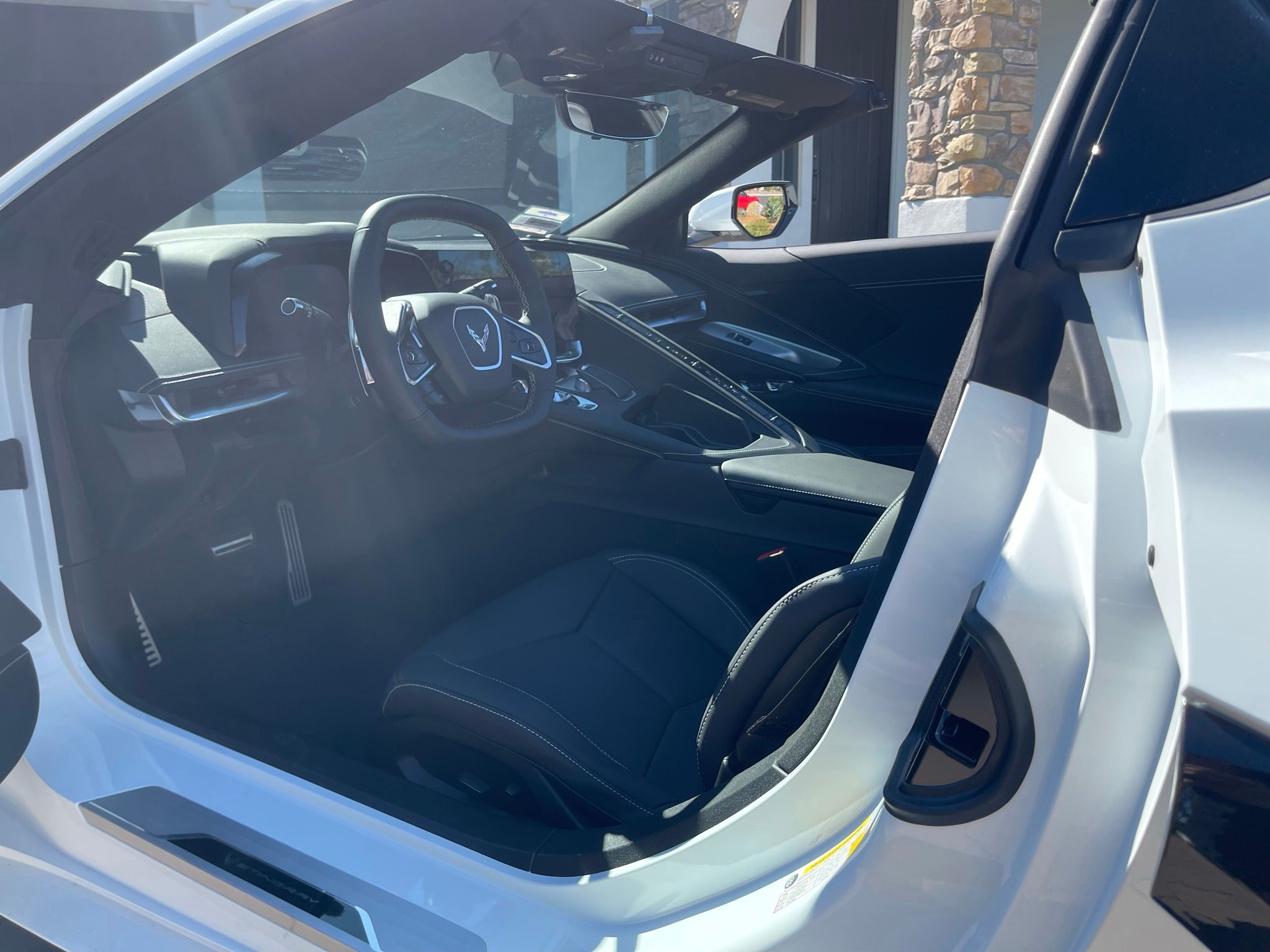 Used 2022 Chevrolet Corvette Stingray Convertible w/ Z51 Performance Package RWD image 14