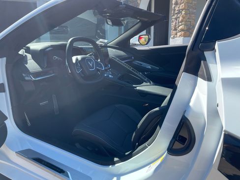 Used 2022 Chevrolet Corvette Stingray Convertible w/ Z51 Performance Package image 14