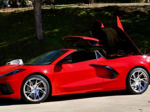 Used 2020 Chevrolet Corvette Stingray Convertible w/ Z51 Performance Package RWD image 4