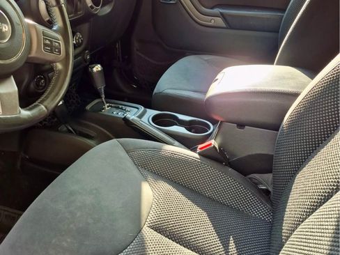 Used 2016 Jeep Wrangler Sport AWD/4WD image 10