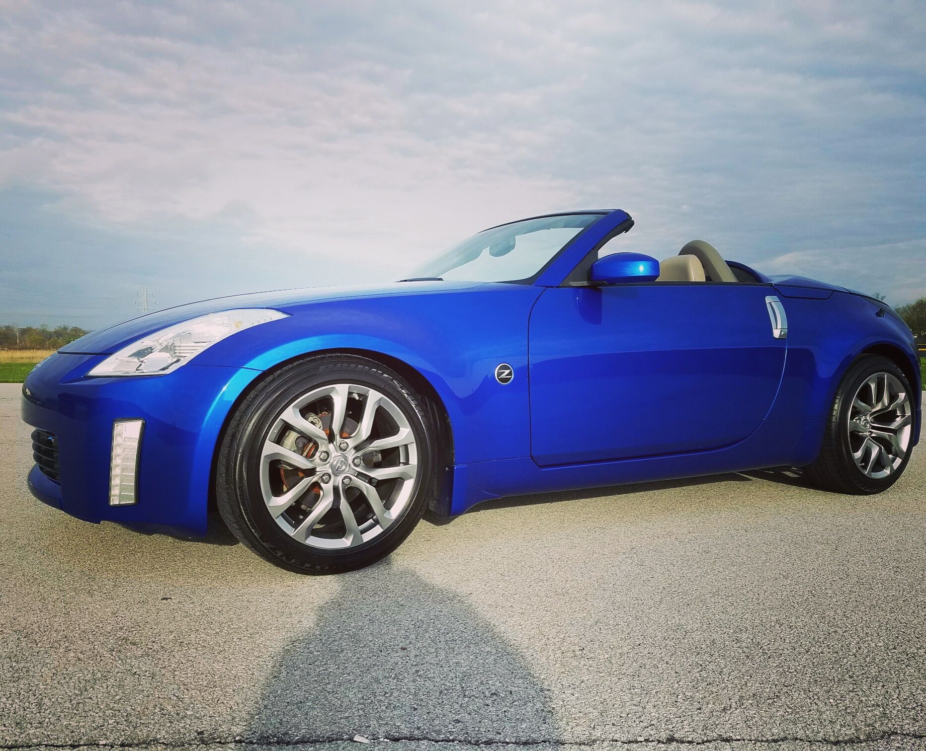 Used 2005 Nissan 350Z Touring RWD image 1