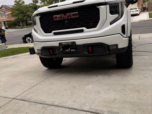 Used 2022 GMC Sierra 1500 AT4 w/ AT4 Premium Package AWD/4WD image 5