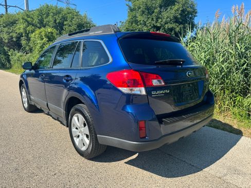 Used 2010 Subaru Outback 2.5i Limited AWD/4WD image 4