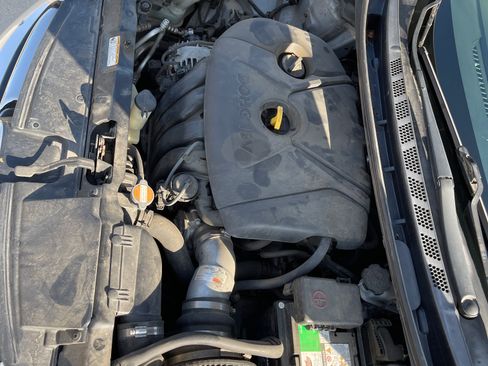 Used 2013 Hyundai Elantra Limited w/ Technology Pkg image 18