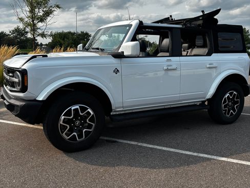 Used 2022 Ford Bronco Outer Banks AWD/4WD image 1