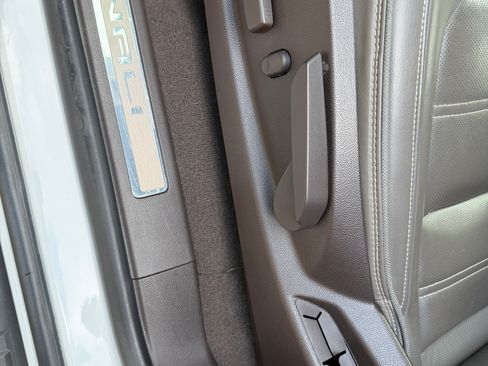 Used 2021 GMC Canyon Denali image 19