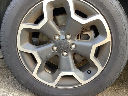 Used 2015 Subaru Crosstrek 2.0i Premium w/ Moonroof Package image 19