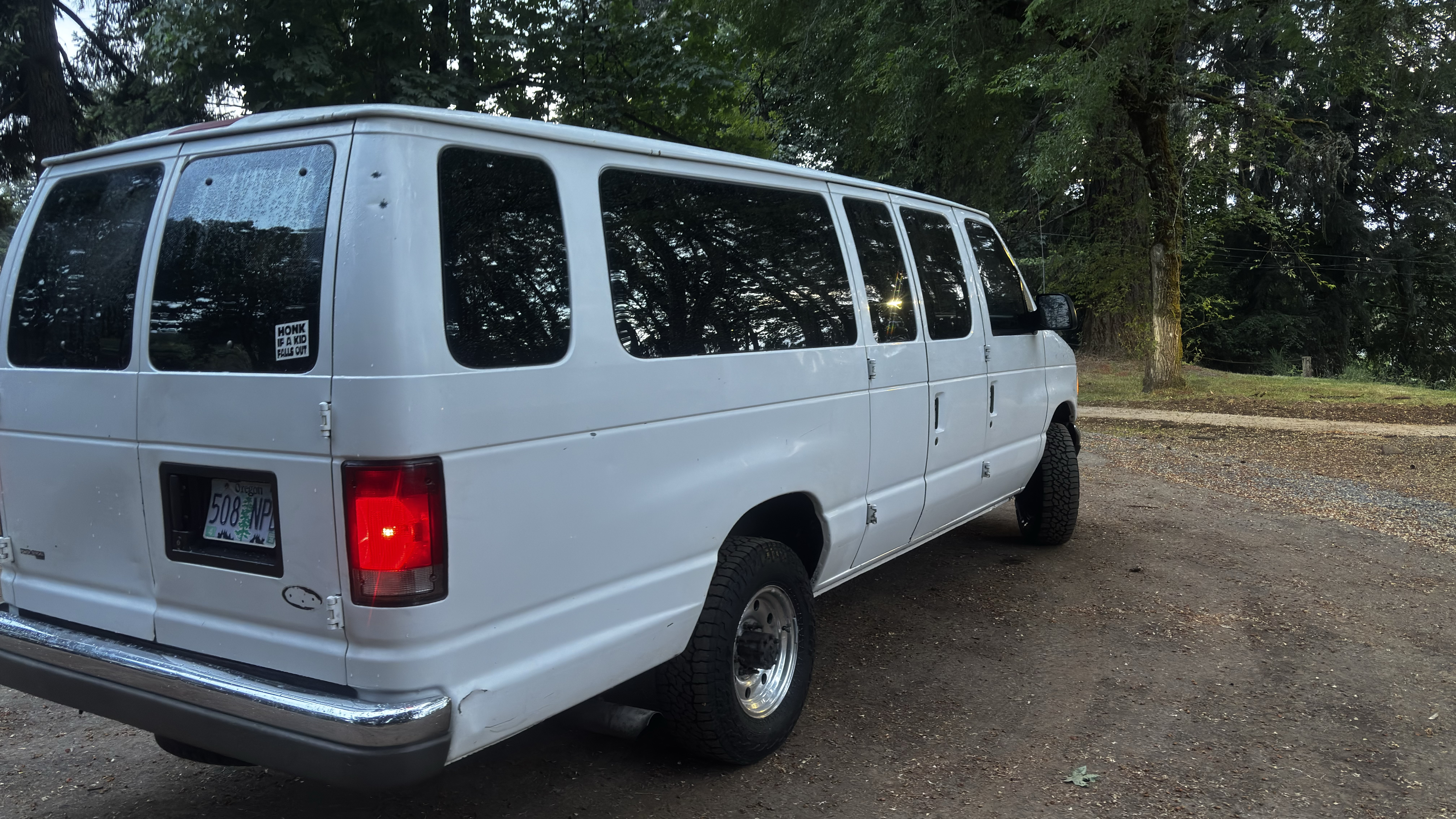 Used 1995 Ford E-350 and Econoline 350 Club Wagon RWD image 4