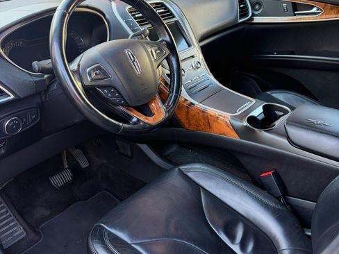Used 2016 Lincoln MKX Reserve w/ Climate Package AWD/4WD image 17