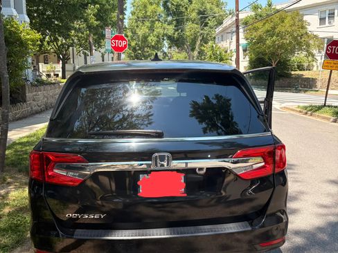 Used 2018 Honda Odyssey EX-L image 2