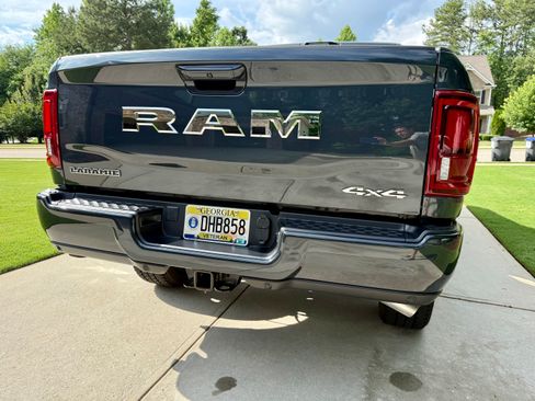 Used 2025 RAM 2500 Laramie AWD/4WD image 4