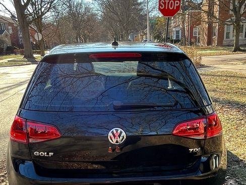 Used 2015 Volkswagen Golf TDI SE image 7