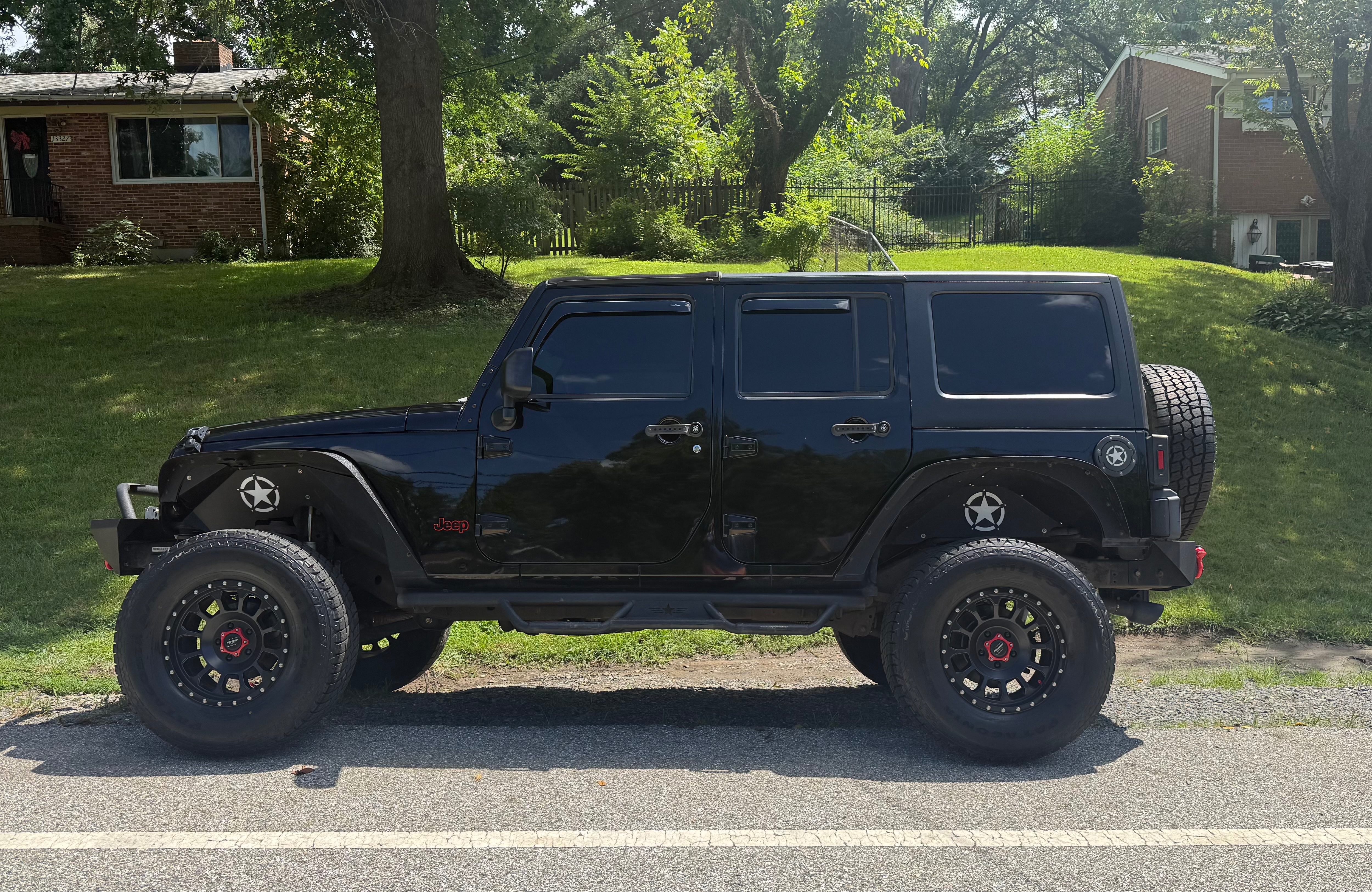 Used 2011 Jeep Wrangler Unlimited Sport AWD/4WD image 2