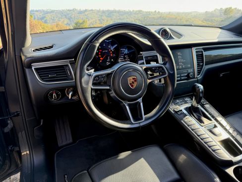 Used 2018 Porsche Macan GTS AWD/4WD image 15